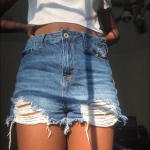 HIGH WAISTED BLUE DENIM SHORTS WITH RIPPED